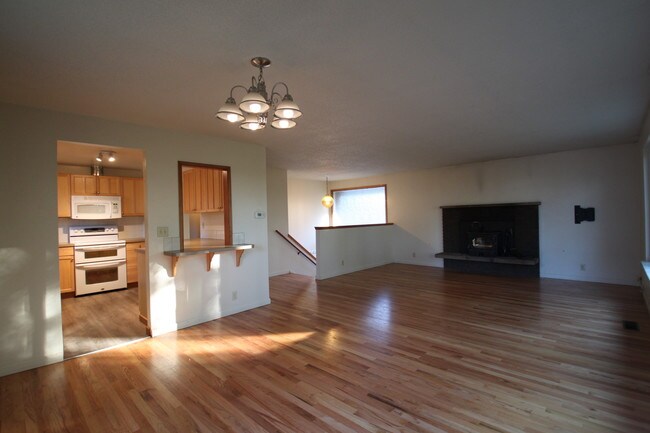 Building Photo - 14735 Bethel Ln SW