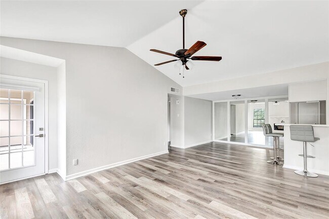 Building Photo - 14911 Wunderlich Dr