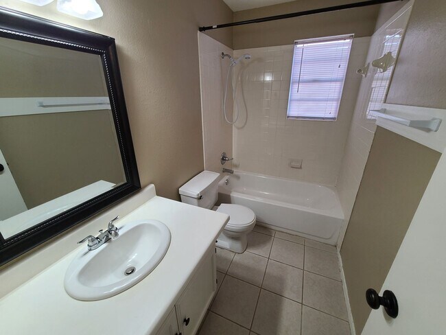 Foto del edificio - COMING SOON!!! 4 Bedroom Home!!!