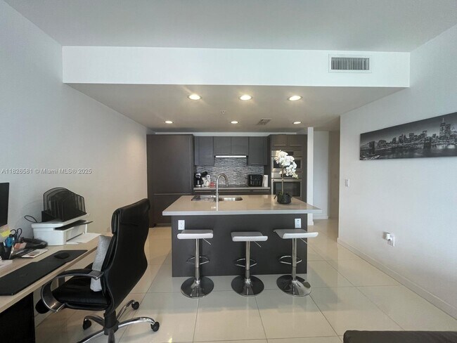 Building Photo - 7875 NW 107th Ave