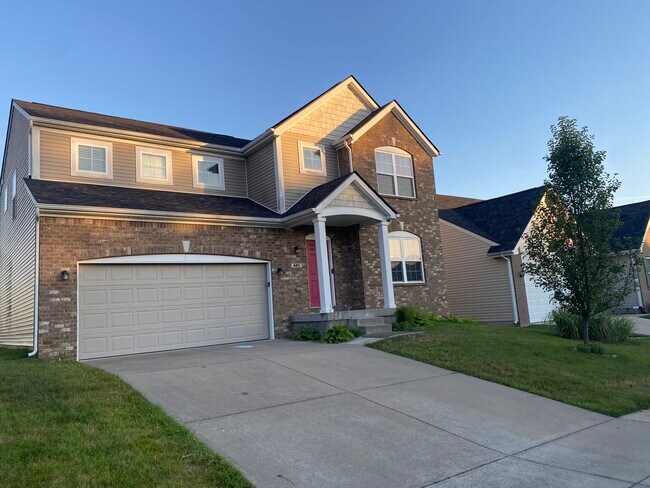 Building Photo - 425 Rockcrest Way