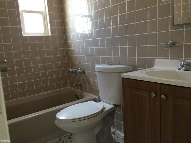 Foto del edificio - 3 br, 1 bath  - 1420 Newkirk Ave