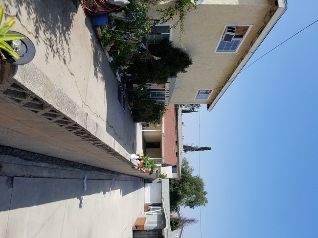 Building Photo - 317 W 220th St