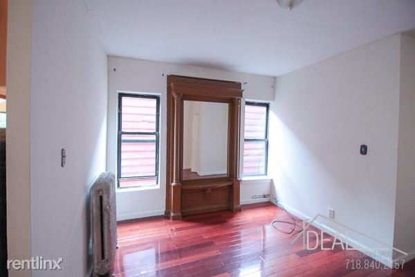 Building Photo - 53 Madison St