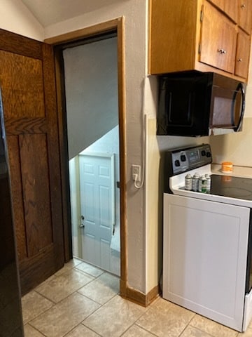 Kitchen - 3907 Peters Ave