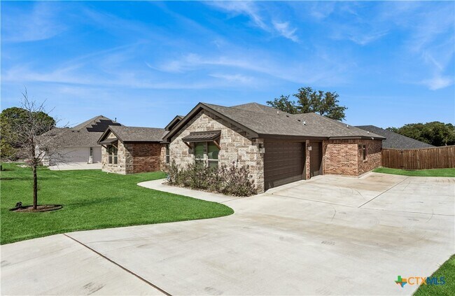 Foto del edificio - 3015 Whitetail Trail