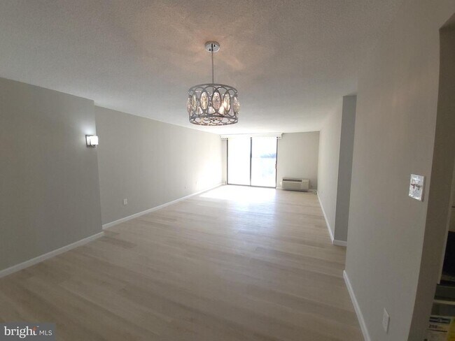 Foto del edificio - 666 W Germantown Pike