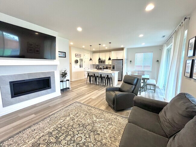 Foto del edificio - 573 McCauley Ave