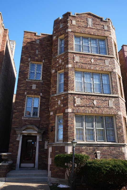 Primary Photo - 9221 S Bishop St