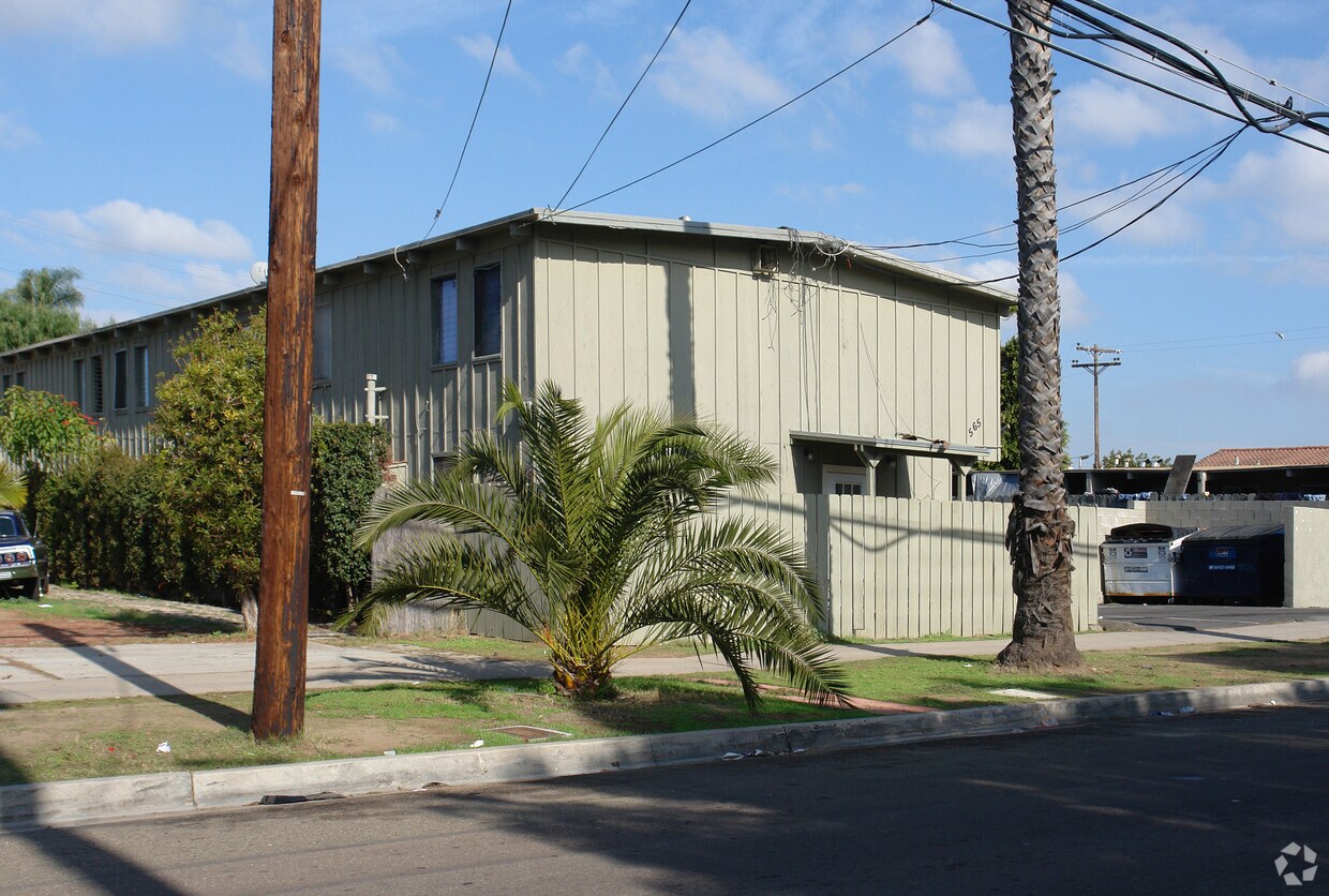 Building Photo - 553-561 565 G St