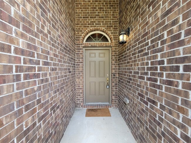 Building Photo - 9718 Justin Ridge Ln