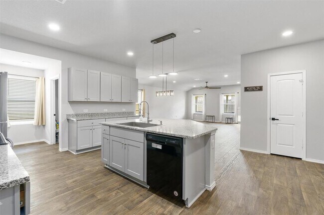 Building Photo - 6021 Roderick Dr