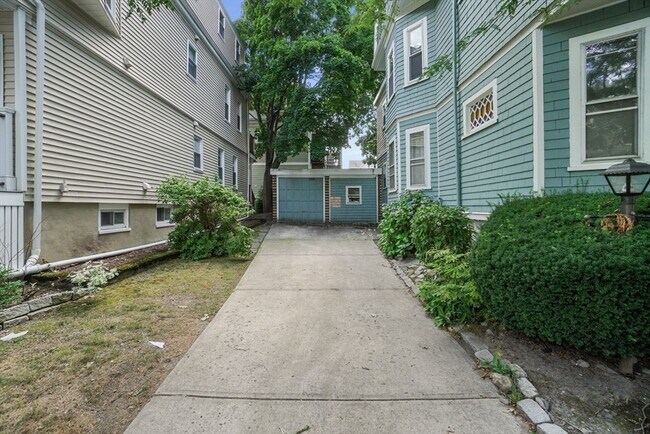 Building Photo - 99 Kidder Ave