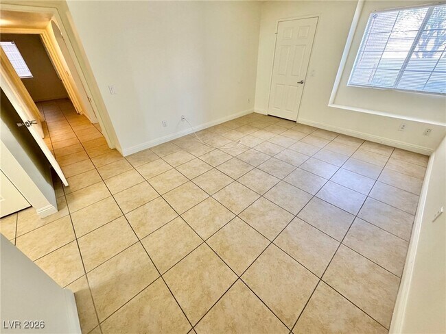 Foto del edificio - 6500 W Lake Mead Blvd