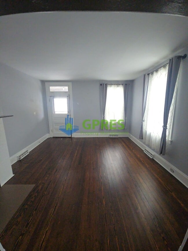 Building Photo - 2-bedroom 1st floor apartment for rent in Oakmont