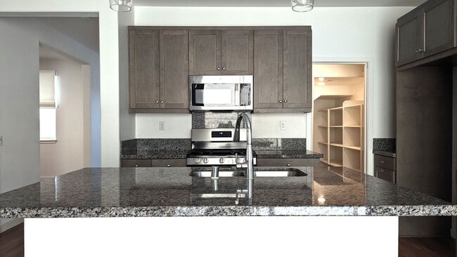 Building Photo - 7449 Channel View St