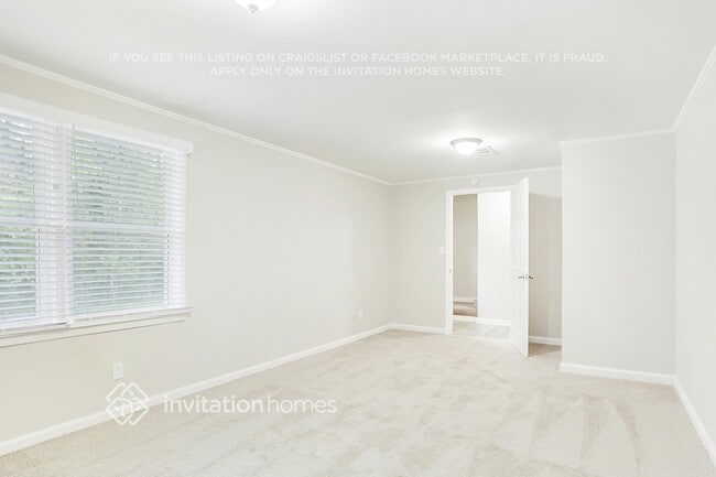 Building Photo - 2369 Brentford Pl