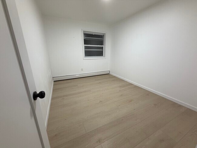 Foto del edificio - 348 Bleecker St