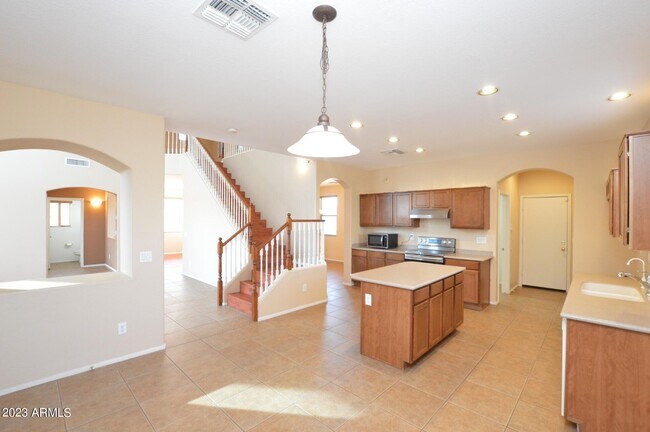 Foto del edificio - 4631 W Desert Ln