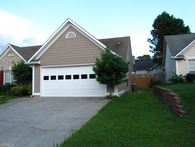 Foto del edificio - 2910 Camelot Woods Dr NW