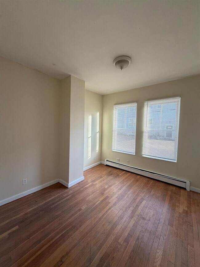 Building Photo - 71 Winchester St