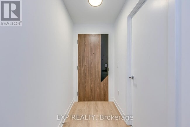 Building Photo - 1037 The Queensway