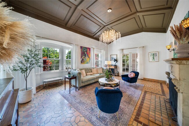 Building Photo - 2424 Prairie Ave