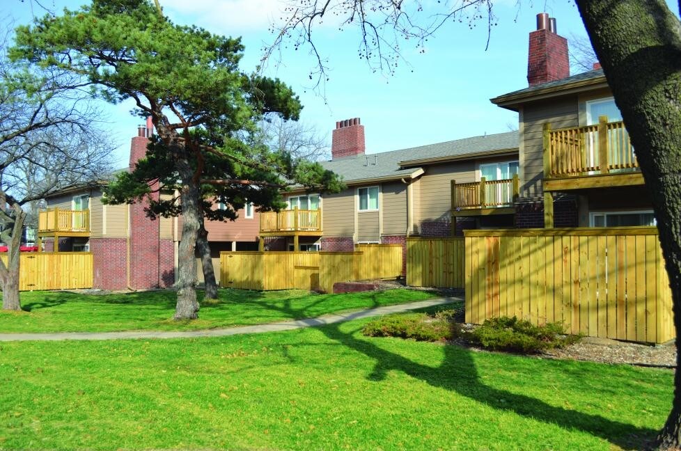 Kings Cove Apartments Merriam, KS