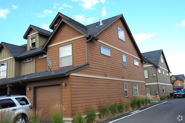 Building Photo - Fairhaven Townhomes