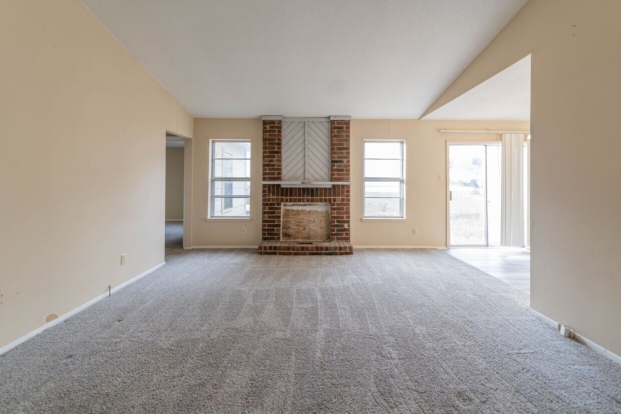Primary Photo - 1704 Garfield Court, Little Rock AR 72204