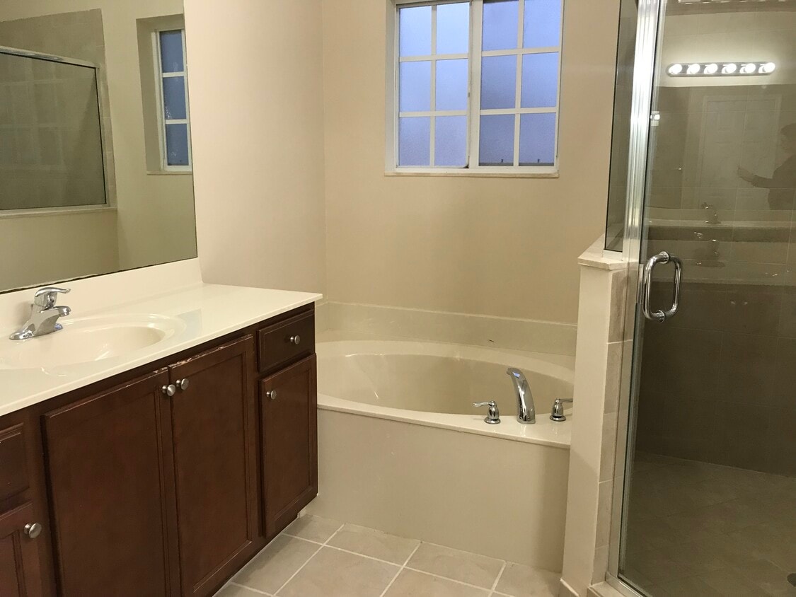 Photo - 3222 NW 31st Terrace (Oakland Park, FL)