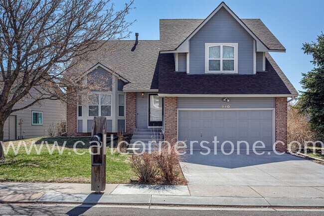 Photo - 940 Royal Crown Ln House