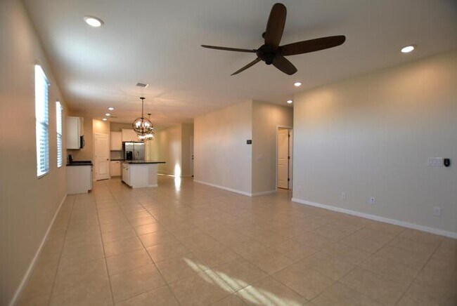 Foto del edificio - 37049 N Lokai Dr