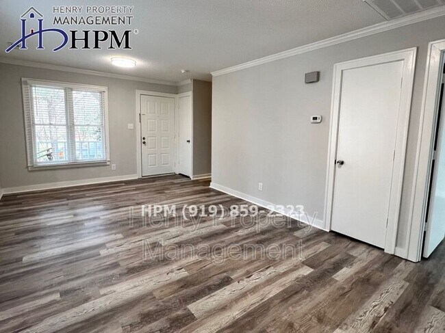 Foto del edificio - 150 Carmichael Ct