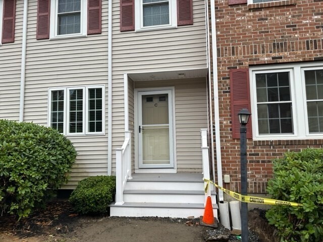 Primary Photo - 48 Fox Meadow Rd