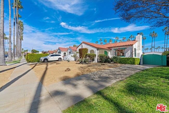 Building Photo - 5606 S Rimpau Blvd