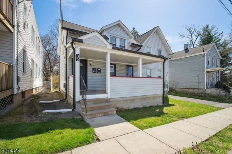 Primary Photo - 35 Hickory St