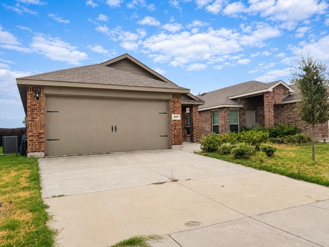 Building Photo - 819 Sunrise Ln