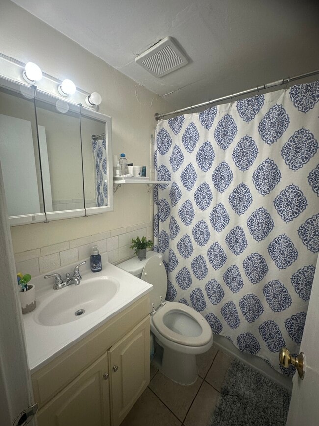 Building Photo - 93 West Cedar St