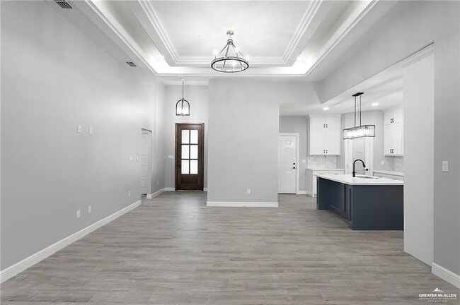 Building Photo - 20 N Sugar Bear Dr