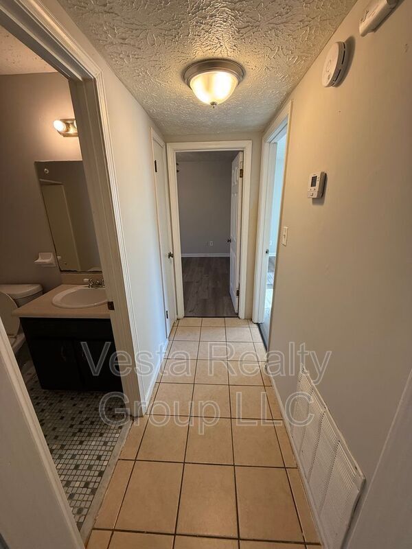 Foto del edificio - 250 Toby Springs Ln