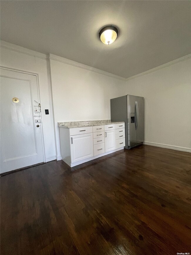 Building Photo - 92-11 35th Ave