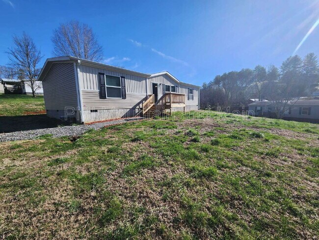 Foto del edificio - 102 Indian Camp Branch Rd