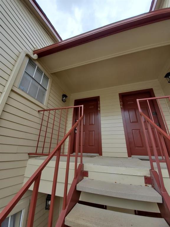 Primary Photo - 2120 El Paseo St