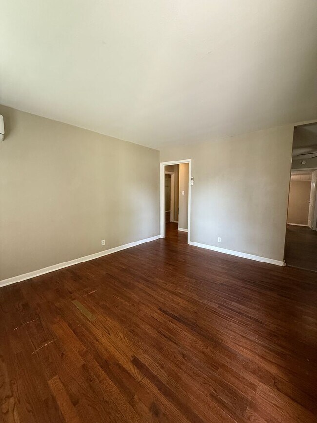 Foto del edificio - 3 Bedroom 2 Bath - Brook Village