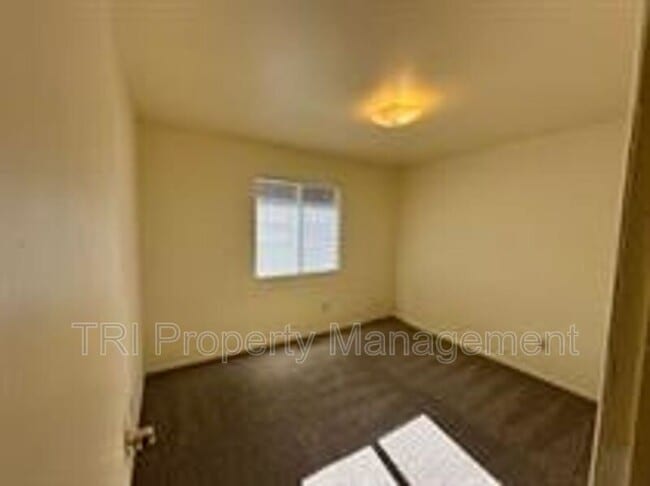 Building Photo - 1625 Palm Dr