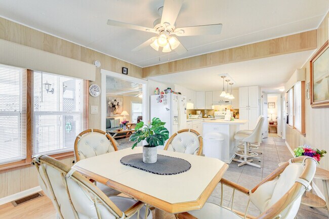 Foto del edificio - 670 N Green Cir