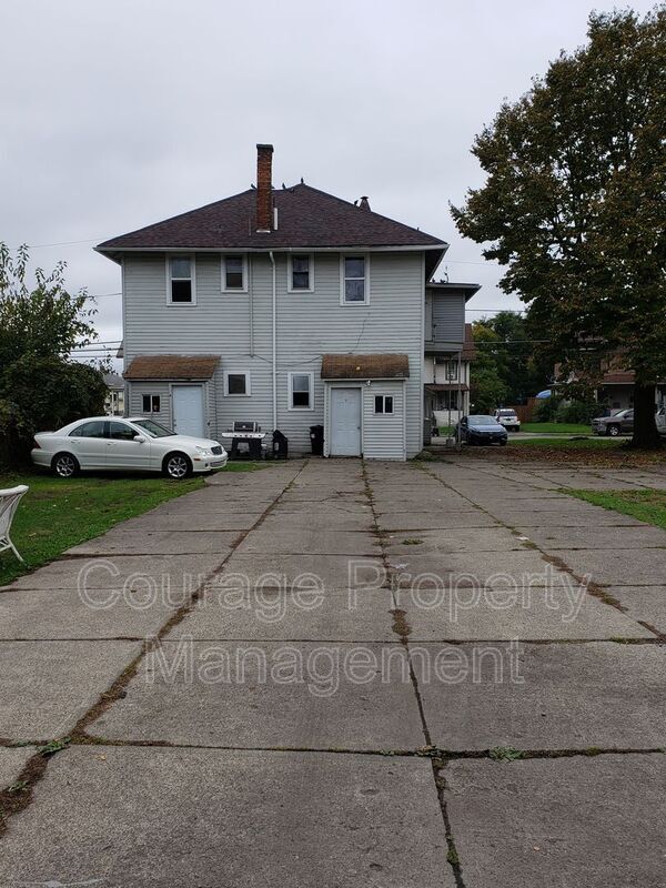 1206 Grand Central Ave Unit B, Elmira, NY 14901 Condo for Rent in Elmira, NY