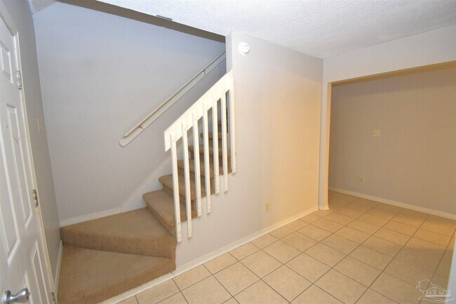 Foto del edificio - 7061 Heather Oaks Dr