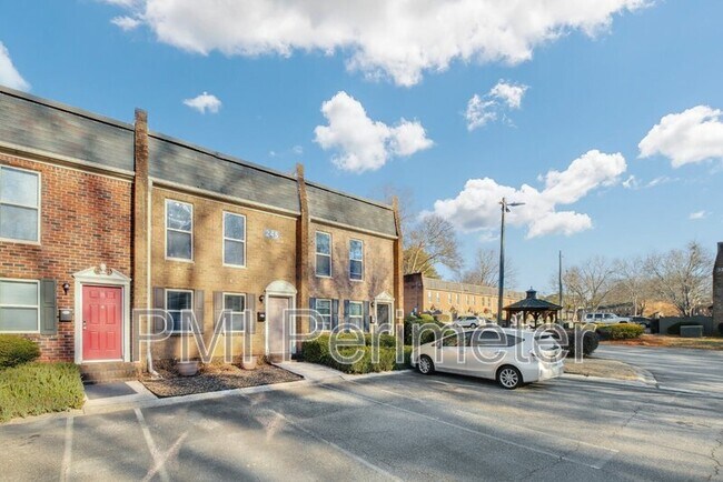 Foto del edificio - 245 Winding River Dr